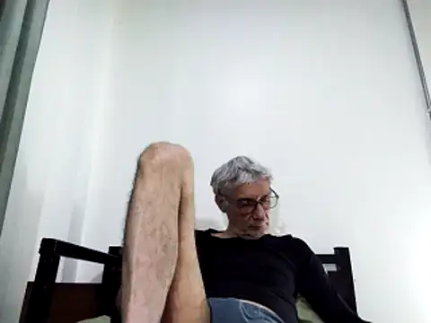Snapshot of BIGUNCUTHARDCOCK chatting on March 18, 2025, 1:02 am BIGUNCUTHARDCOCK online show from March 18, 2025, 1:02 am