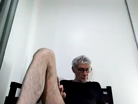 Snapshot of BIGUNCUTHARDCOCK chatting on March 18, 2025, 2:17 pm BIGUNCUTHARDCOCK online show from March 18, 2025, 2:17 pm