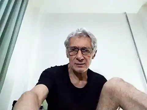 Snapshot of BIGUNCUTHARDCOCK chatting on March 21, 2025, 9:56 am BIGUNCUTHARDCOCK online show from March 21, 2025, 9:56 am
