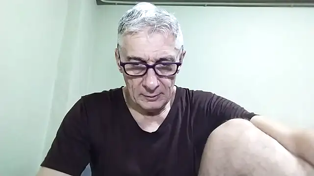 BIGUNCUTHARDCOCK online show from December 3, 2025, 12:33 am