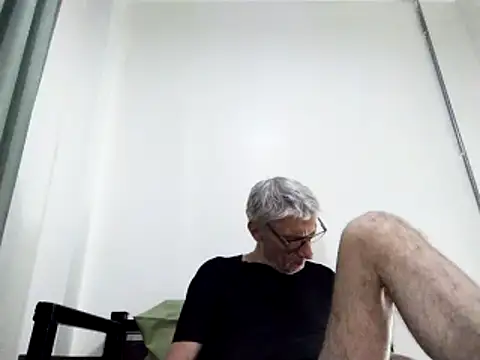Snapshot of BIGUNCUTHARDCOCK chatting on March 16, 2025, 11:05 am BIGUNCUTHARDCOCK online show from March 16, 2025, 11:05 am