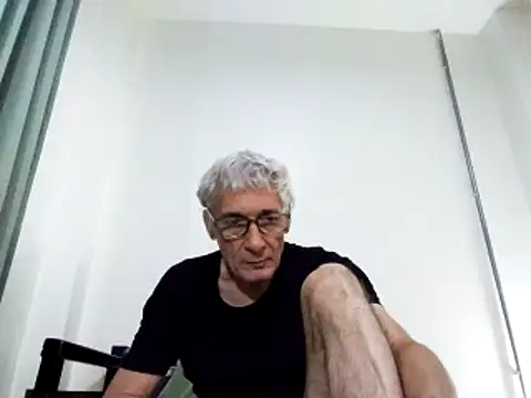 Snapshot of BIGUNCUTHARDCOCK chatting on March 17, 2025, 7:46 am BIGUNCUTHARDCOCK online show from March 17, 2025, 7:46 am