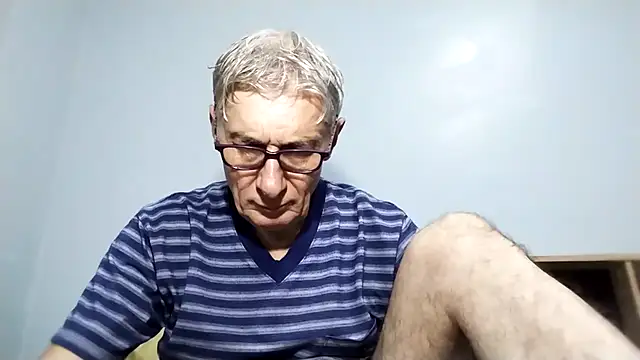 Snapshot of BIGUNCUTHARDCOCK chatting on September 14, 2025, 2:06 pm BIGUNCUTHARDCOCK online show from September 14, 2025, 2:06 pm