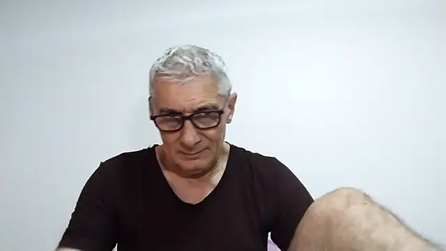 BIGUNCUTHARDCOCK online show from April 14, 2026, 1:32 am