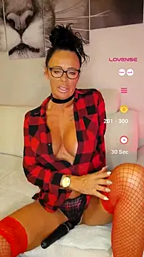 Snapshot of Misses-Cougar chatting on July 21, 2026, 5:53 am Misses-Cougar online show from July 21, 2026, 5:53 am