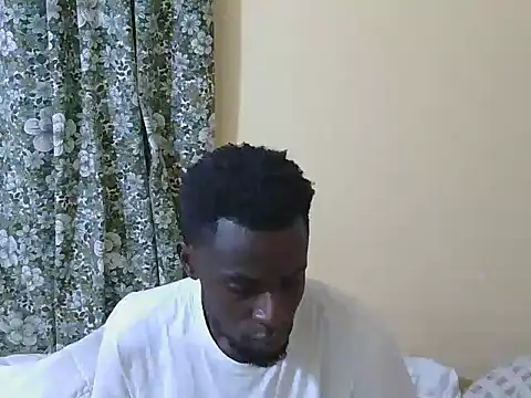 Snapshot of large_blackdick chatting on November 5, 2025, 5:27 pm large blackdick online show from November 5, 2025, 5:27 pm