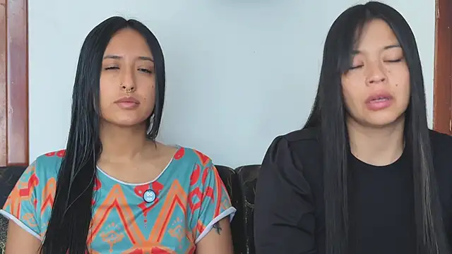 2SummerLove1 online show from November 17, 2025, 2:32 pm