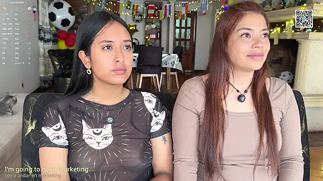 Snapshot of 2SummerLove1 chatting on July 16, 2026, 3:09 pm 2SummerLove1 online show from July 16, 2026, 3:09 pm
