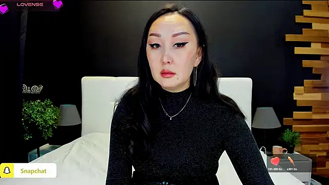 Julianna Jami online show from October 26, 2025, 3:01 pm