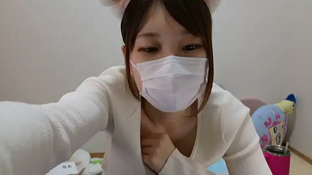 Snapshot of hi---chan- chatting on January 7, 2025, 2:42 am hi---chan- online show from January 7, 2025, 2:42 am