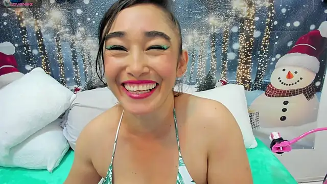 charlotte-11 online show from November 29, 2025, 2:39 pm