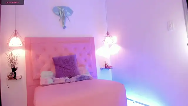 kimmy099 online show from March 8, 2025, 8:25 pm