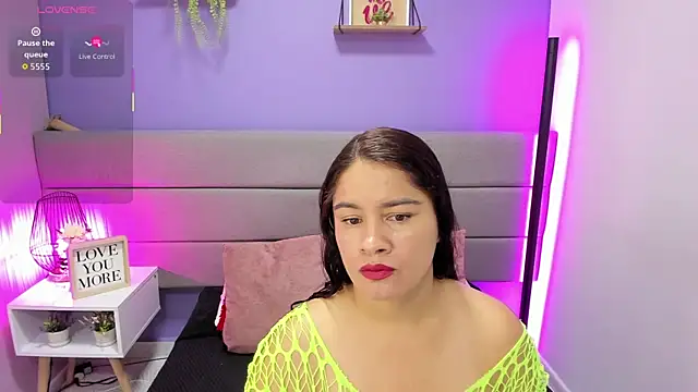 Alicebrooks  online show from November 25, 2025, 12:38 pm