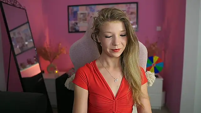 missicute online show from October 27, 2025, 7:15 pm