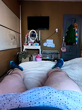 Snapshot of Yolinga205 chatting on April 24, 2026, 6:37 am Yolinga205 online show from April 24, 2026, 6:37 am