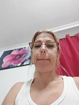 blondyruby online show from March 5, 2026, 9:33 pm