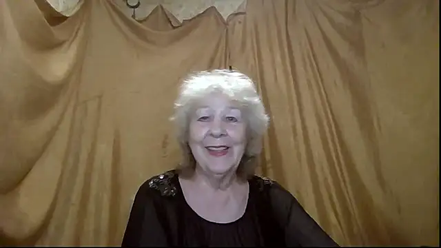 Snapshot of _Estelitta_5 chatting on May 19, 2026, 6:04 pm Estelitta 5 online show from May 19, 2026, 6:04 pm