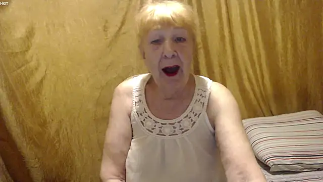 Snapshot of _Estelitta_5 chatting on October 12, 2025, 5:03 pm Estelitta 5 online show from October 12, 2025, 5:03 pm