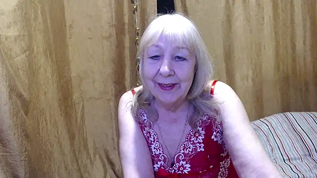 Snapshot of _Estelitta_5 chatting on February 21, 2025, 1:33 pm Estelitta 5 online show from February 21, 2025, 1:33 pm