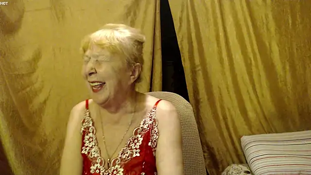 Snapshot of _Estelitta_5 chatting on October 14, 2025, 9:04 pm Estelitta 5 online show from October 14, 2025, 9:04 pm