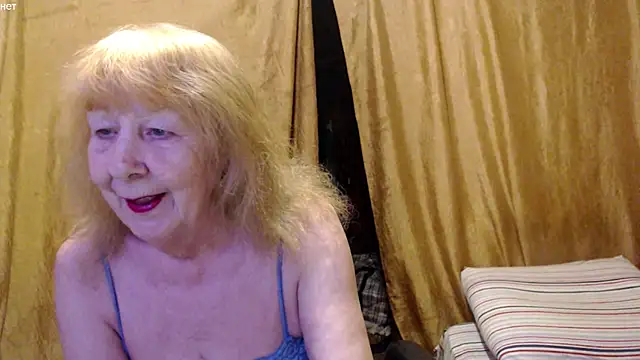 Snapshot of _Estelitta_5 chatting on November 2, 2025, 6:46 pm Estelitta 5 online show from November 2, 2025, 6:46 pm