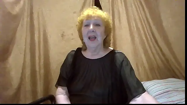 Snapshot of _Estelitta_5 chatting on July 12, 2026, 7:58 pm Estelitta 5 online show from July 12, 2026, 7:58 pm