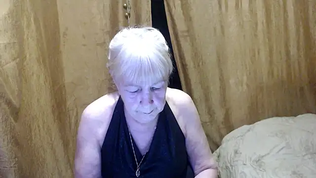 Snapshot of _Estelitta_5 chatting on February 20, 2025, 5:20 pm Estelitta 5 online show from February 20, 2025, 5:20 pm