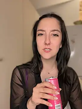  Juliette online show from March 31, 2026, 7:49 pm