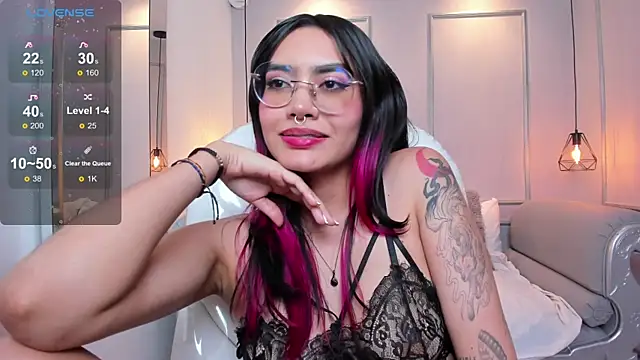Snapshot of AzuraKindong chatting on March 7, 2025, 1:31 am AzuraKindong online show from March 7, 2025, 1:31 am