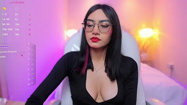 AzuraKindong online show from March 19, 2026, 7:47 pm