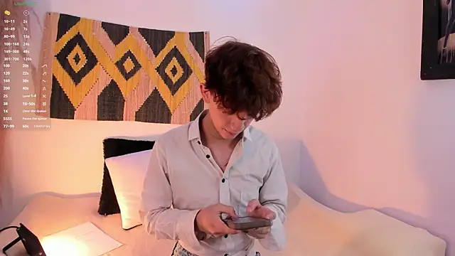 Snapshot of Tomy_Rox chatting on February 18, 2025, 8:47 pm Tomy Rox online show from February 18, 2025, 8:47 pm