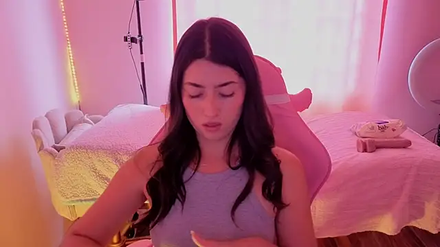 ChanellGV online show from March 18, 2026, 7:37 pm