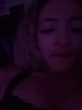 Snapshot of greedybratt chatting on February 23, 2025, 3:35 am greedybratt online show from February 23, 2025, 3:35 am