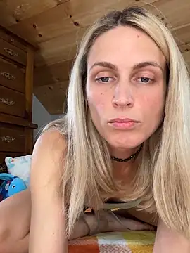 DanaeJustine online show from October 8, 2025, 4:08 pm