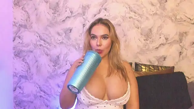 Snapshot of andrea_indira20 chatting on February 24, 2025, 4:38 am andrea indira20 online show from February 24, 2025, 4:38 am