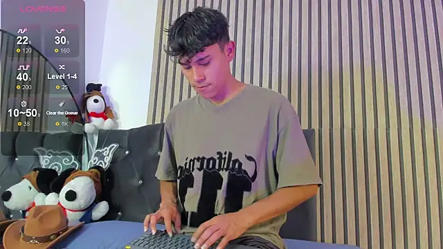 Snapshot of Angel_esteban_fx chatting on March 2, 2026, 7:10 pm Angel esteban fx online show from March 2, 2026, 7:10 pm