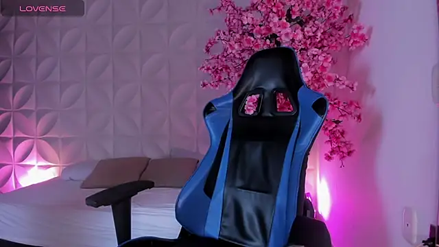 atenea jones online show from March 14, 2026, 7:20 pm