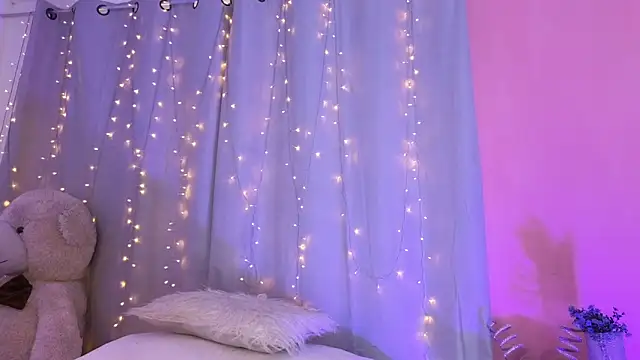 hannacruzsj online show from September 24, 2025, 2:56 pm