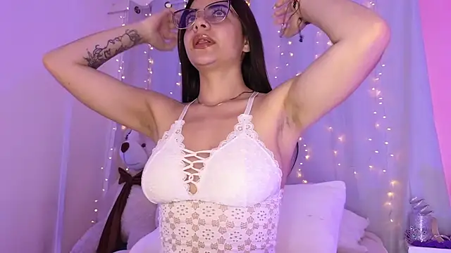 hannacruzsj online show from September 11, 2025, 6:19 pm