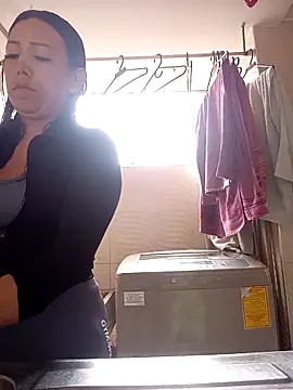 Laura martin  online show from March 17, 2026, 12:52 pm