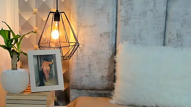 Snapshot of Sara_Thompsoon chatting on February 8, 2026, 12:03 pm Sara Thompsoon online show from February 8, 2026, 12:03 pm