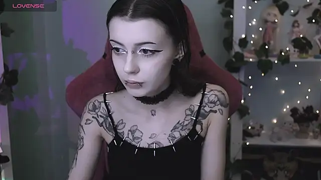 Snapshot of prettybones chatting on June 4, 2026, 11:31 pm prettybones online show from June 4, 2026, 11:31 pm