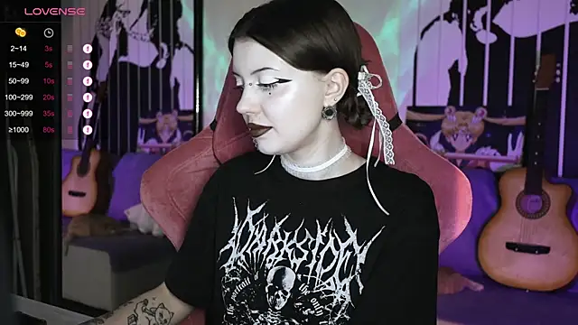 Snapshot of prettybones chatting on December 21, 2024, 12:27 pm prettybones online show from December 21, 2024, 12:27 pm
