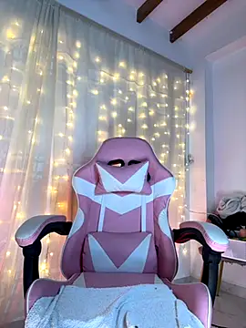 Juanelopez1 online show from November 15, 2025, 5:00 am