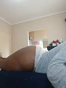 Snapshot of curvybigAssxx chatting on June 8, 2026, 7:20 am curvybigAssxx online show from June 8, 2026, 7:20 am