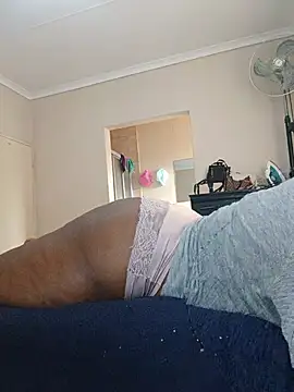 Snapshot of curvybigAssxx chatting on July 23, 2026, 6:33 am curvybigAssxx online show from July 23, 2026, 6:33 am