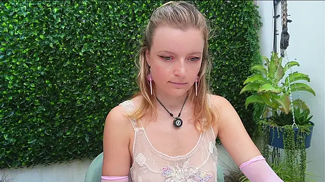 Snapshot of Ameliasweety69 chatting on October 16, 2025, 12:24 pm Ameliasweety69 online show from October 16, 2025, 12:24 pm