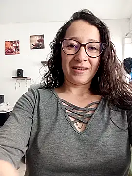 Snapshot of emilypoppy3 chatting on February 28, 2026, 8:08 pm emilypoppy3 online show from February 28, 2026, 8:08 pm