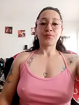 emilypoppy3 online show from April 8, 2026, 9:49 pm