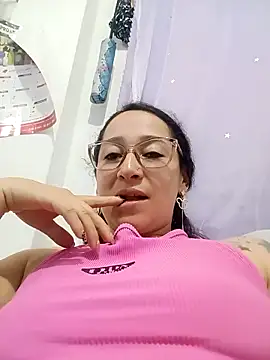 emilypoppy3 online show from April 14, 2026, 9:20 pm